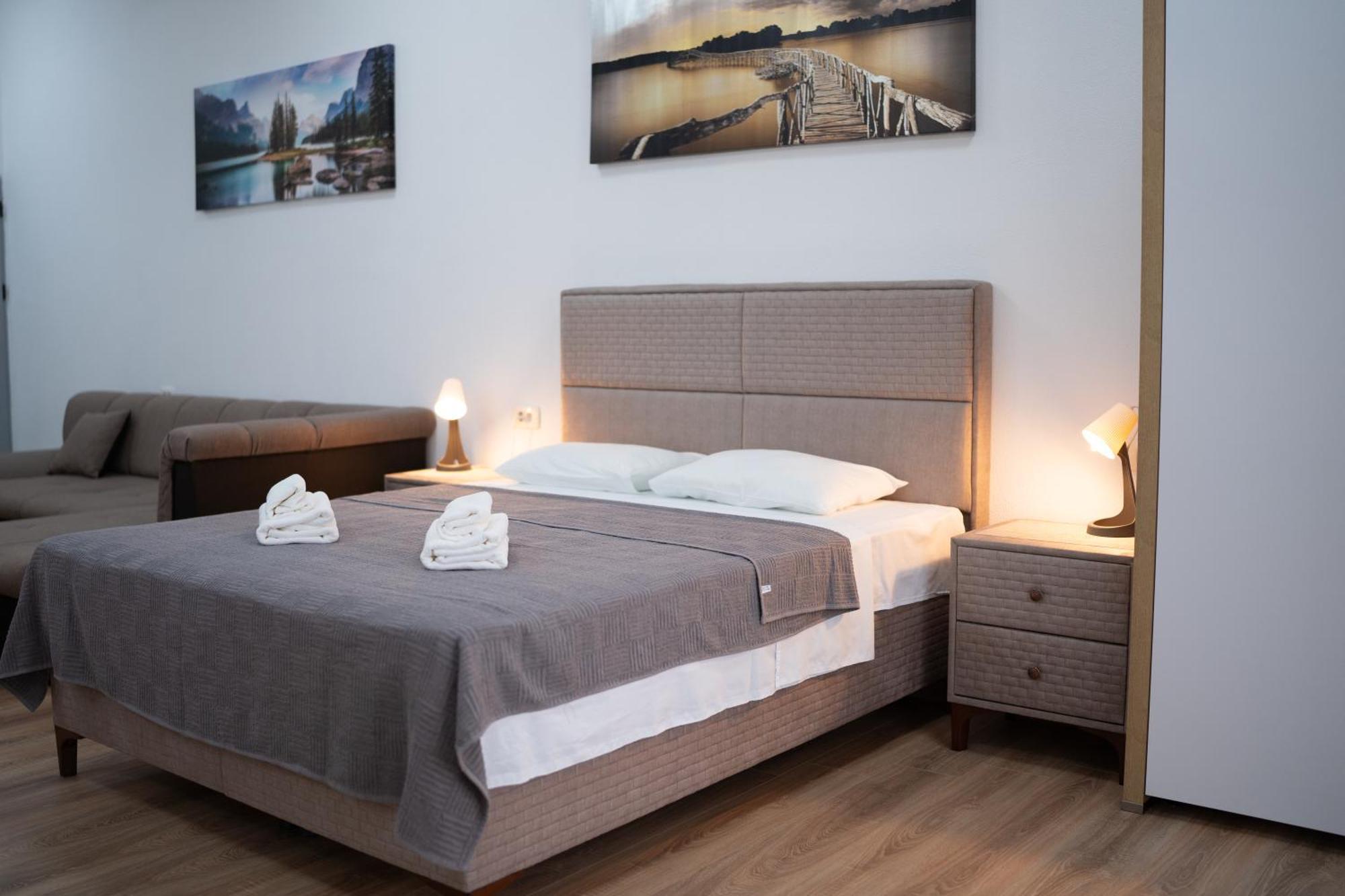Dane Apartment Airport Podgorica Mitrovica Kültér fotó