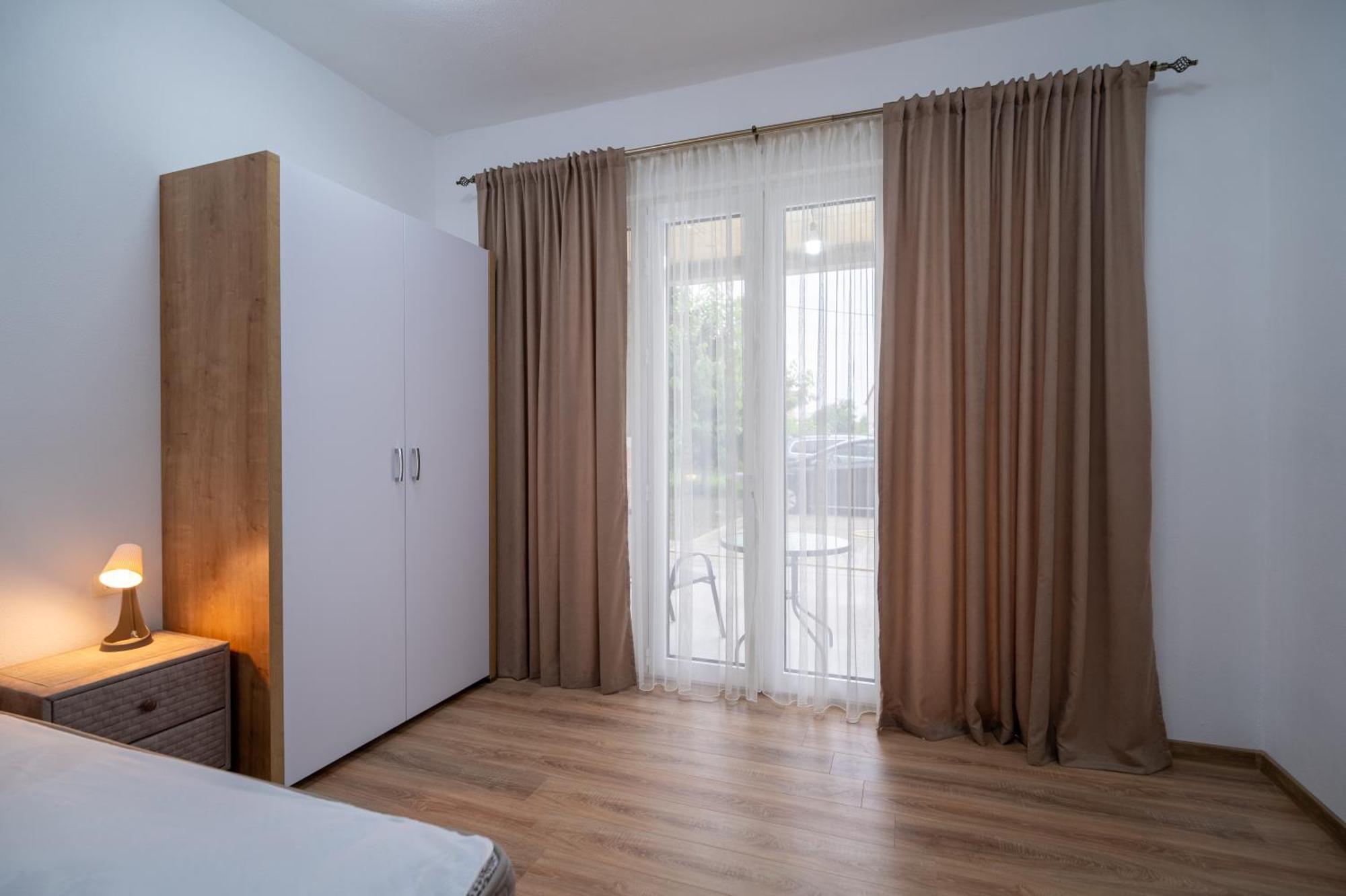 Dane Apartment Airport Podgorica Mitrovica Kültér fotó