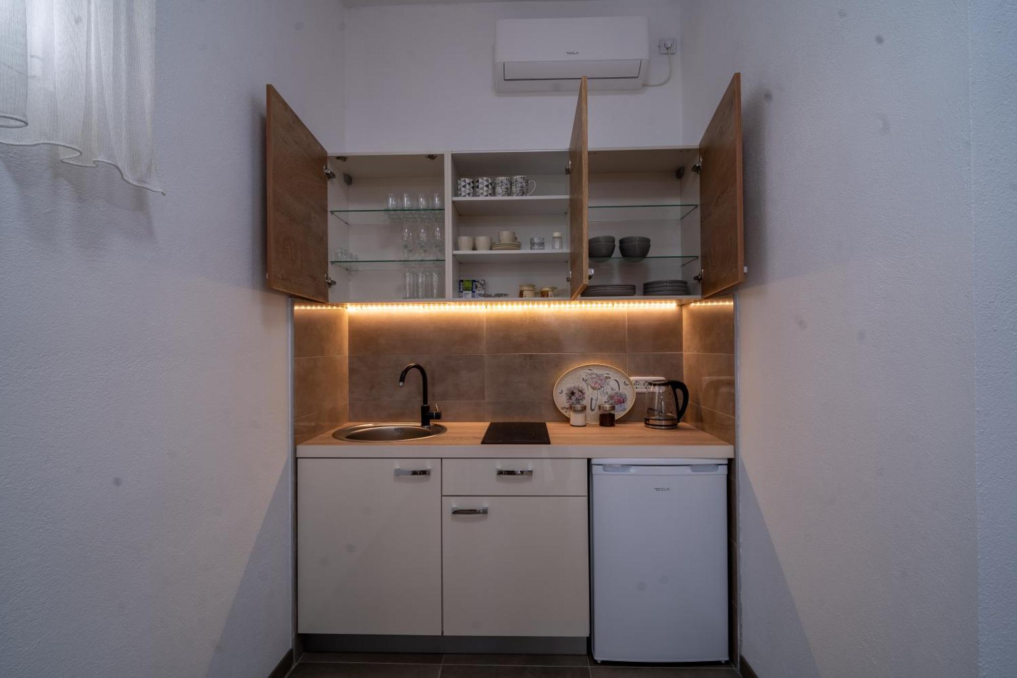 Dane Apartment Airport Podgorica Mitrovica Kültér fotó
