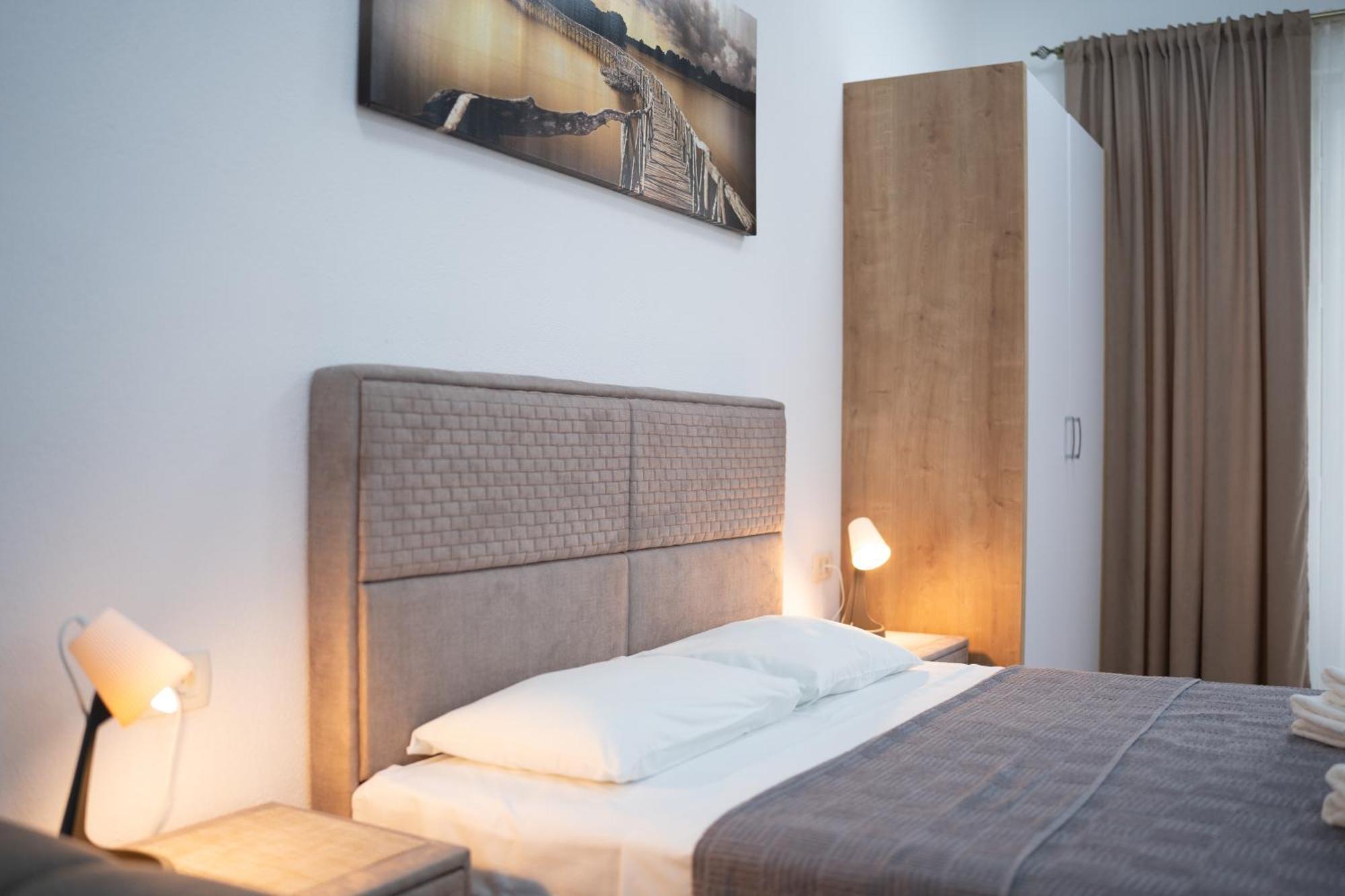 Dane Apartment Airport Podgorica Mitrovica Kültér fotó